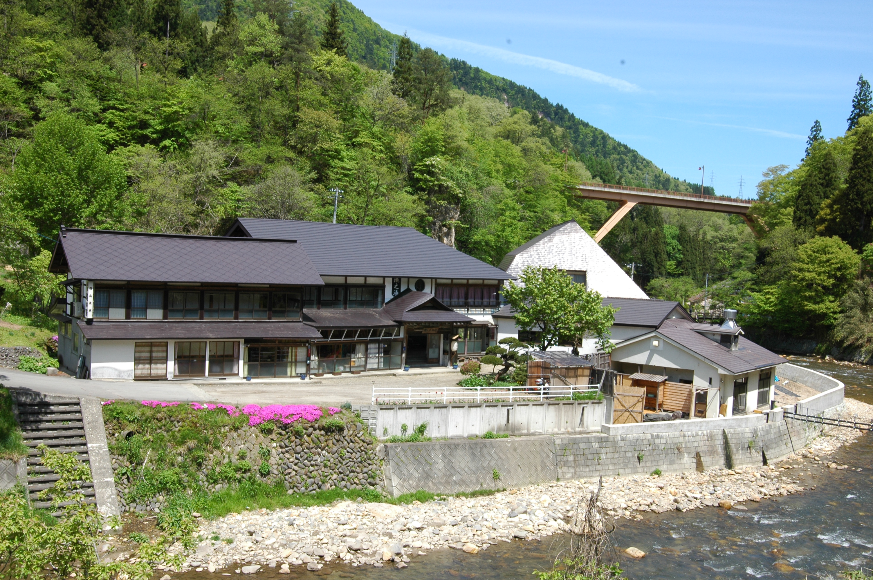 柳津　温泉　露天風呂　奥会津　滝の湯旅館