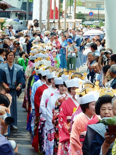 会津田島祇園祭　七行器行列（ななほかいぎょうれつ）